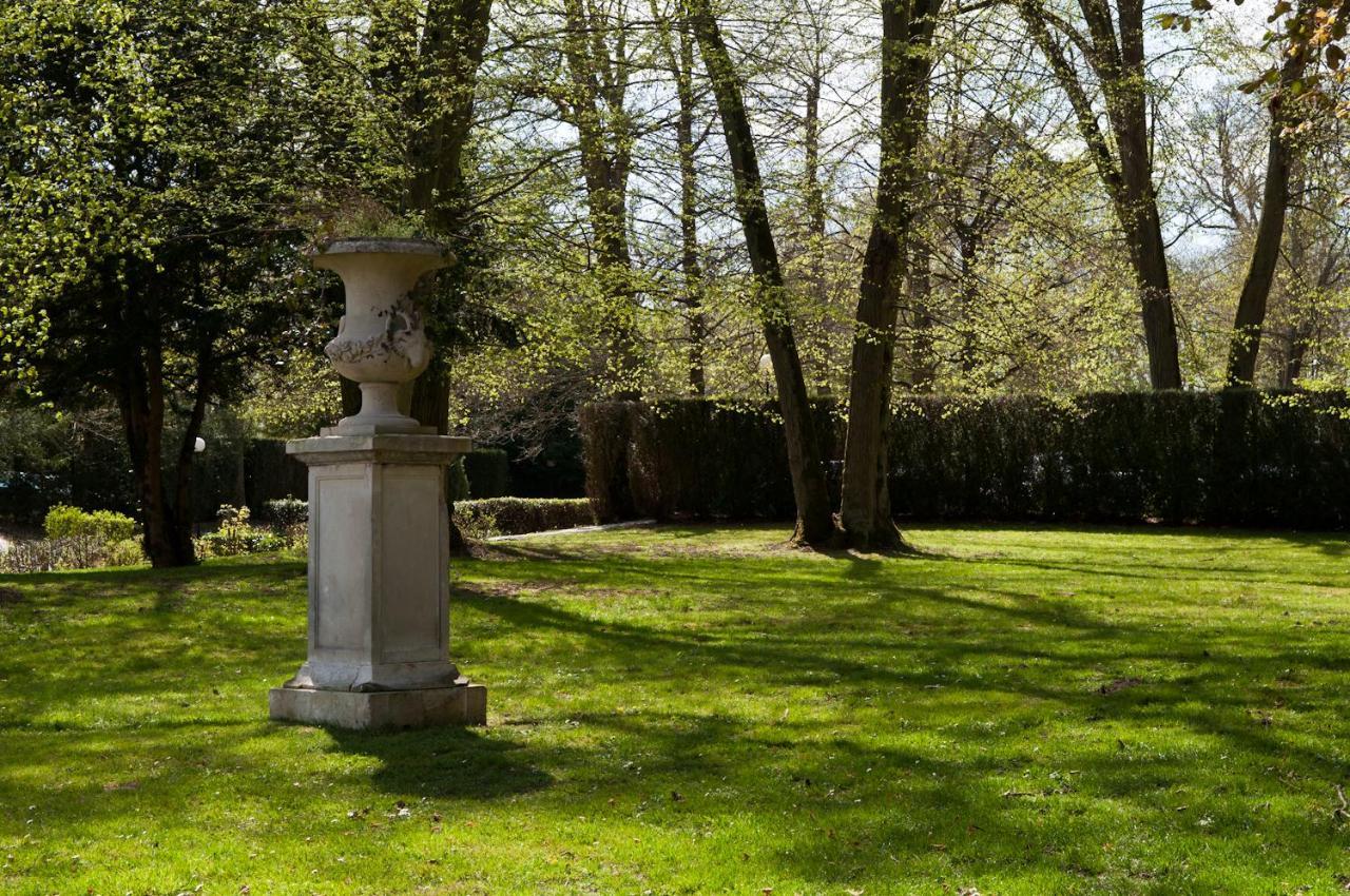 ホテル Domaine De Fremigny Bouray-sur-Juine エクステリア 写真